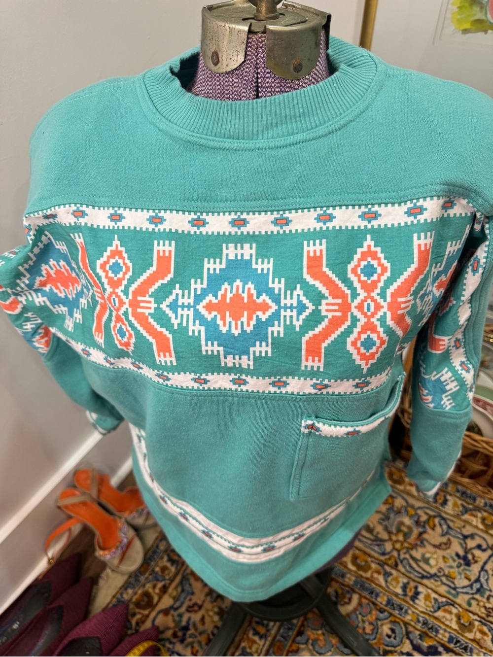 Women's Teal Aztec-Pattern Pullover Sweatshirt vintage. 90s. Boho western Sz m